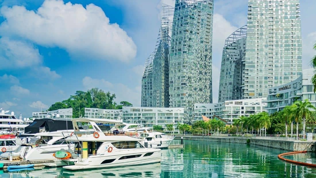 rent a yacht in Singapore