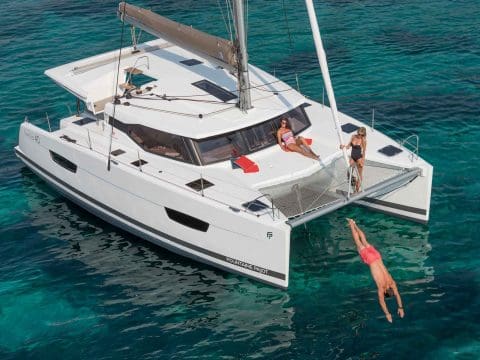 Private luxury yacht charter and liveaboard in South-East Asia with Yachting Experience