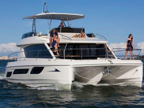Private luxury yacht charter and liveaboard in South-East Asia with Yachting Experience