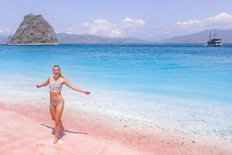 pink beach in Padar